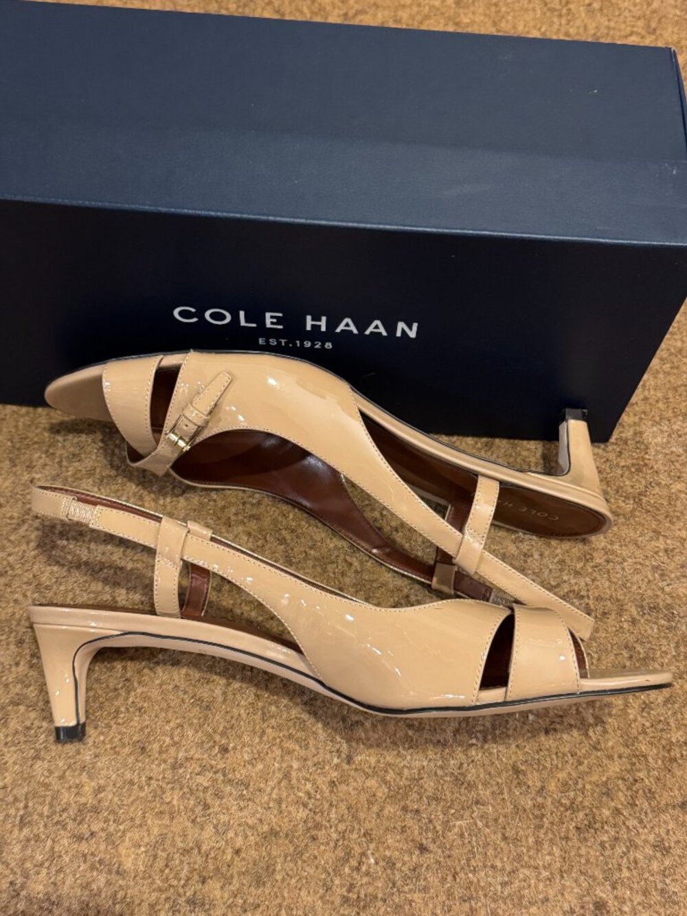 Cole Haan Nude Beige Patent Leather Slingback Kitten Heel Sandals Sz 10.5 - Picture 4 of 11